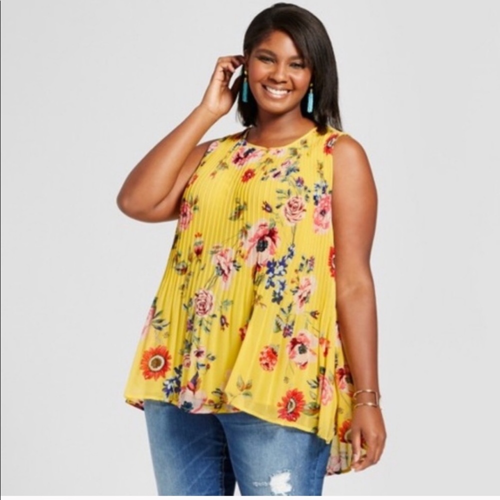 SOLD Ava & Viv 2x Floral Yellow chiffon Sleeveless Top